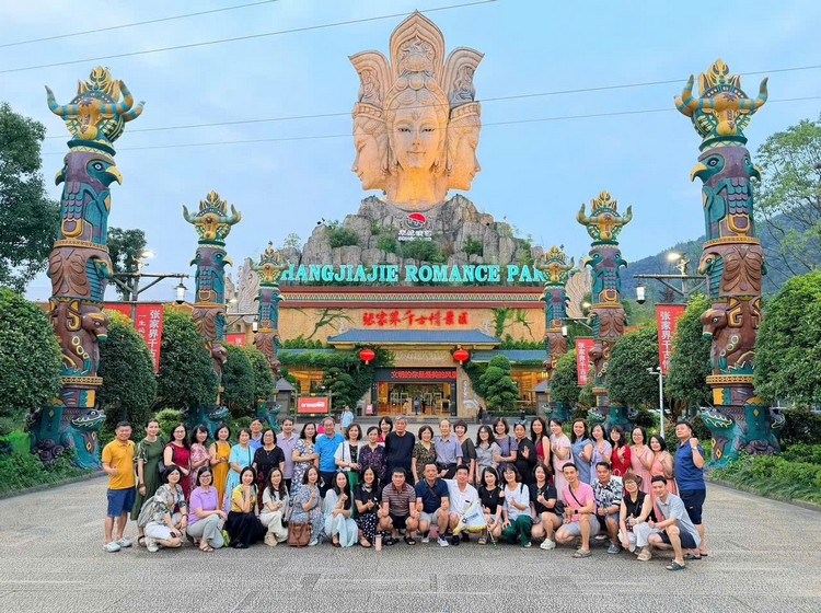 Tour Trường Sa - Trương Gia Giới - Phượng Hoàng Cổ Trấn 5 Ngay 4 Đêm